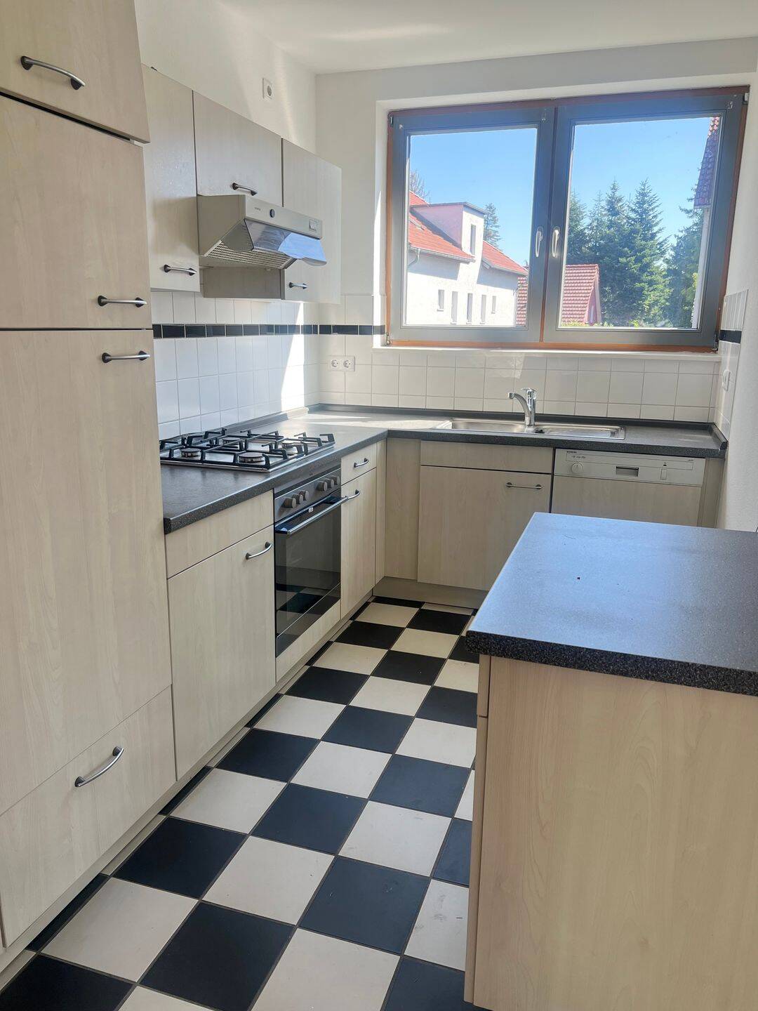 großzügige 2 Zimmer Wohnung mit Terrasse in grüner Umgebung – Berlin – Vorschaubild 8