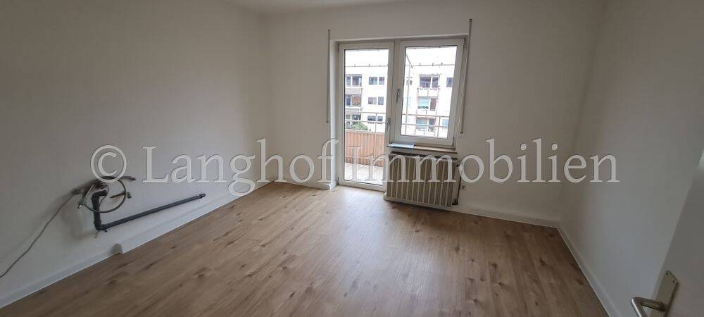 Charmante, renovierte 4 -Zimmer-Balkonwohnung in Citylage nahe Nürnberger Burg – Nürnberg – Vorschaubild 8