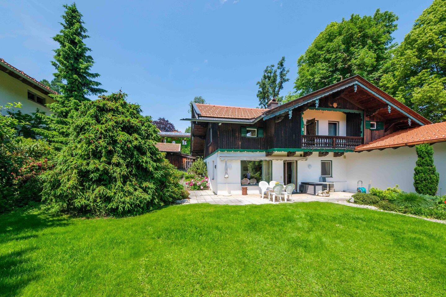 CHARMANTE HAUSHÄLFTE IN SEENÄHE ZUR MIETE, GMUND – Gmund am Tegernsee – Bild 1 von 7
