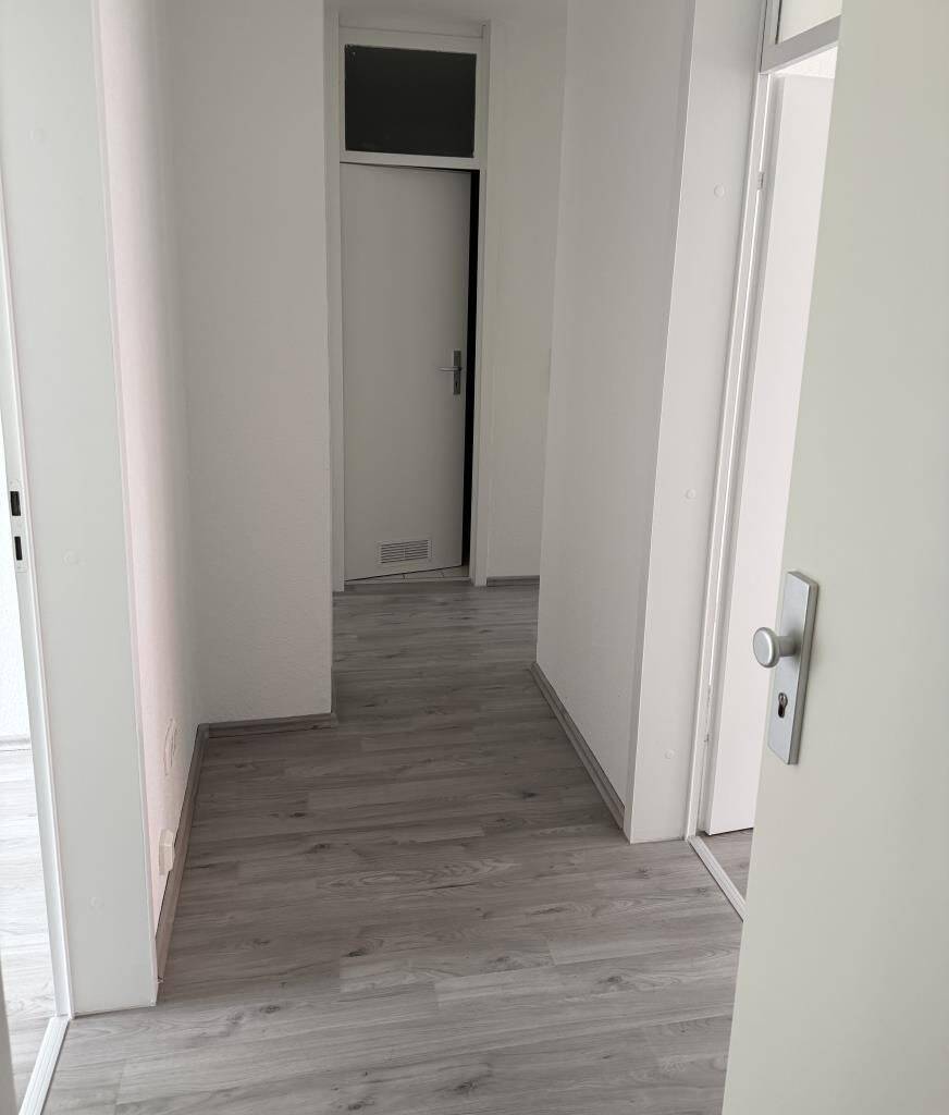 Bezugsfrei. Frisch renoviert. Bereit. / Available now. Renovated. Ready for you. – Hagen – Vorschaubild 2