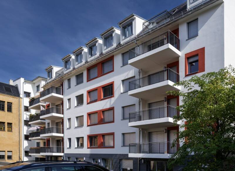 Traumhafte Neubauwohnung im 1.OG mit Balkon und Fußbodenheizung !