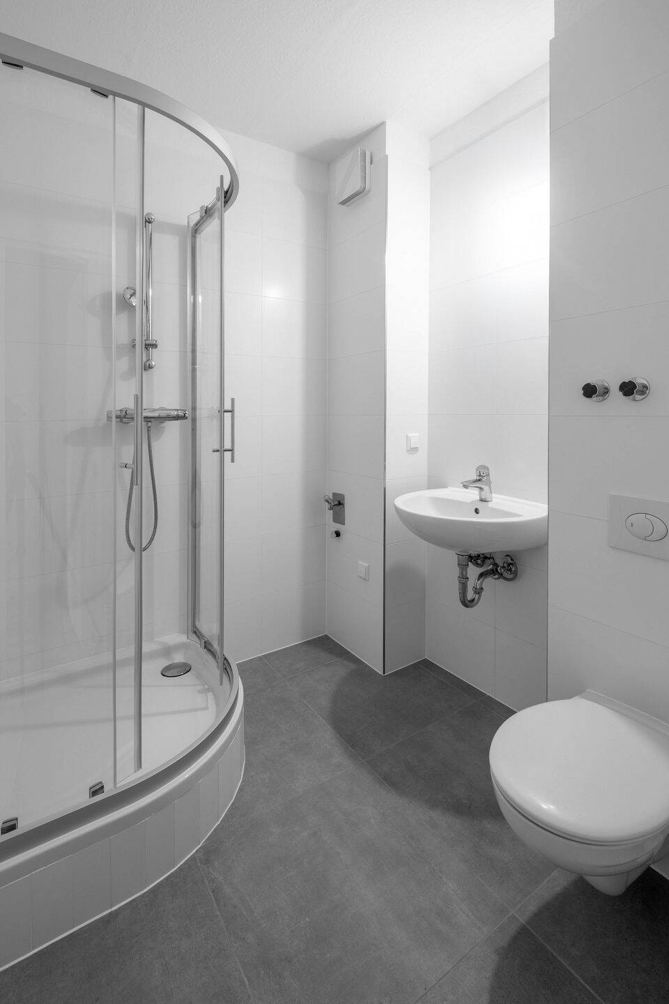 Ruhige 2-Zimmer-Wohnung mit Blick ins Grüne in zentraler Lage – Berlin – Vorschaubild 5