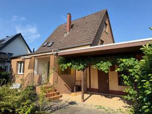 Charmantes Einfamilienhaus mit außergewöhnlichem Grundstück - Viel Platz für Ihre Wohnträume in Wersten – 40591 Düsseldorf – Vorschaubild 1