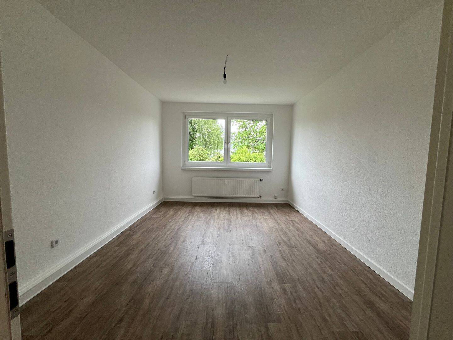 Ihr neues Zuhause auf 60 m² – modernisiert, hell und sofort bezugsfrei + Stellplatz – Rötha – Vorschaubild 5