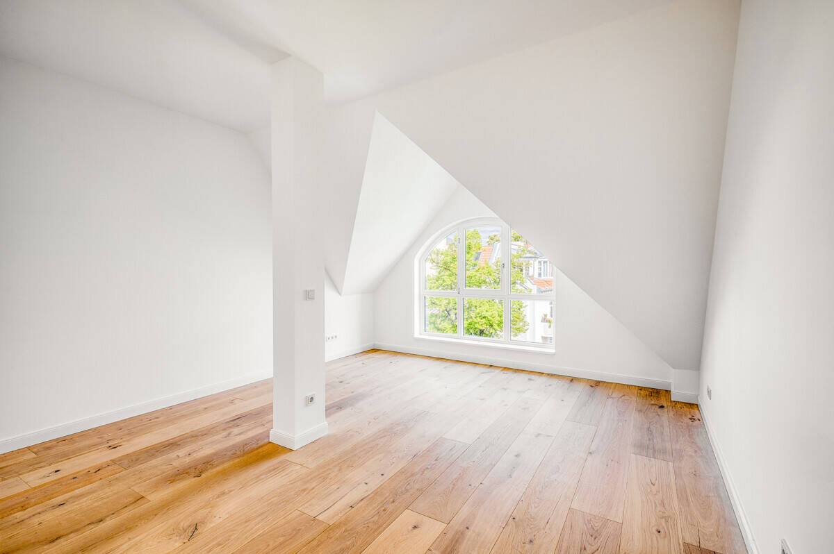 Exklusive 4-Zimmer-DG-Wohnung mit Kaminanschluss & Terrassen - historischer Charme, moderner Luxus! – Berlin – Vorschaubild 9