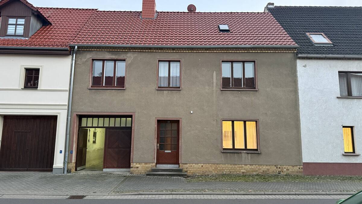 PROVISIONSFREI - Großzügiges Einfamilienhaus mit Nebengebäude und Gartenidylle in Kemberg – Kemberg – Bild 1 von 9