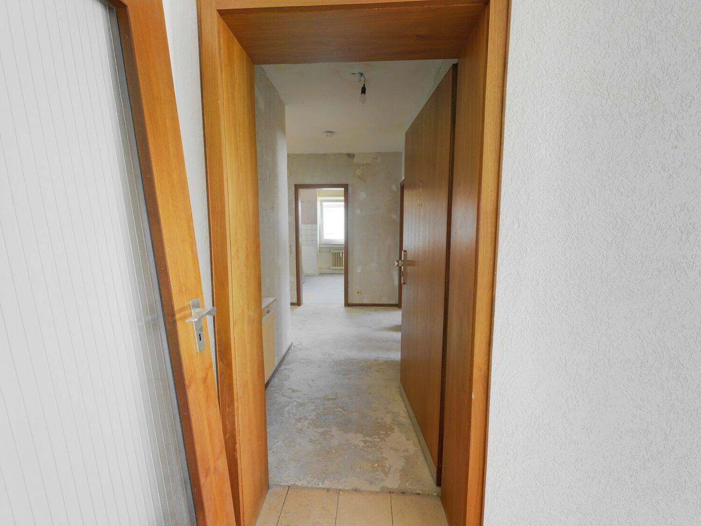 Am Steinhübel in bester Lage, Renovieren und einziehen! – Saarbrücken – Vorschaubild 5