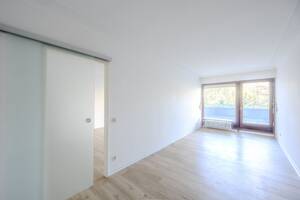 Rahlstedt: Attraktive 2-Zimmer - Wohnung mit Balkon sowie Tiefgaragenplatz kurzfristig verfügbar – 22147 Hamburg – Vorschaubild 4