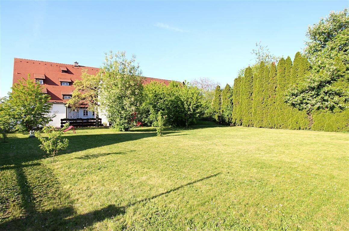 Leerstehendes Wohn- und Geschäftshaus mit großem Potenzial in Nürnberg-Buch