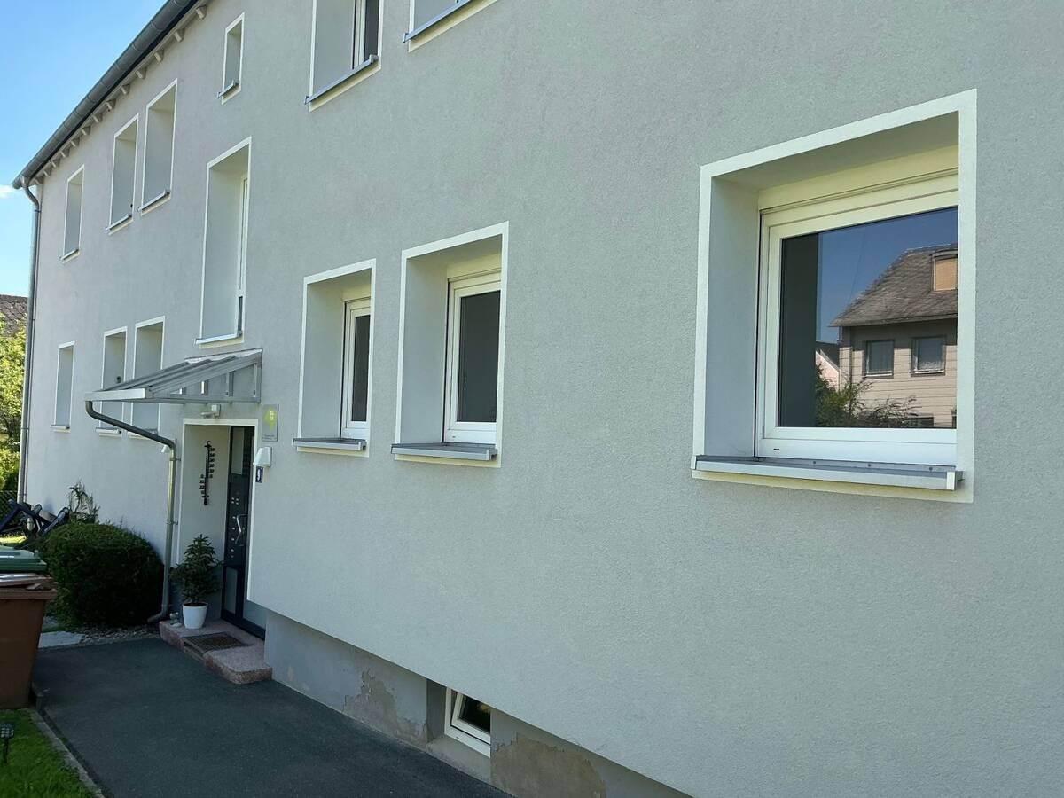 Großzügige 3-Zimmer-Wohnung im Erdgeschoss in 95213 Münchberg – 95213 Münchberg – Bild 1 von 9