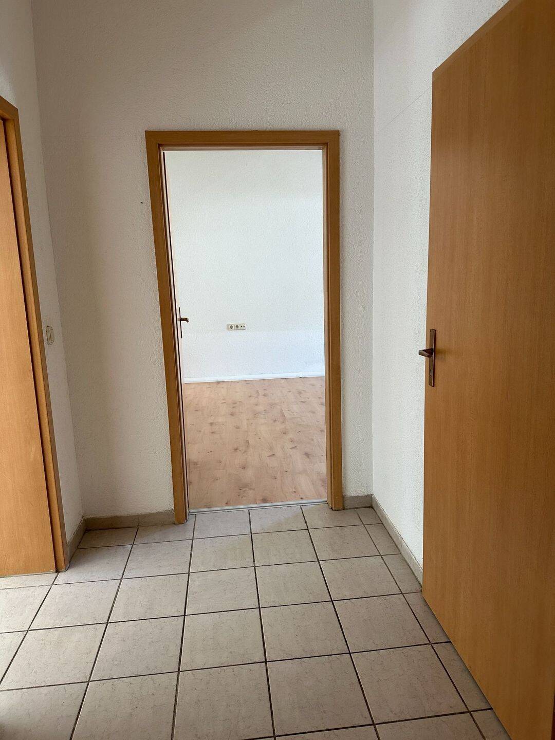 Erdgeschoss-2-Zimmer-Wohnung mit 53,4 m² in Chemnitz – Chemnitz – Vorschaubild 2