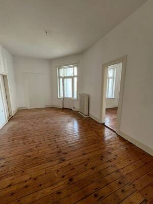 Geräumige 5,5 Zimmer Wohnung in zentraler Lage von Kiel zu vermieten! – 24105 Kiel – Vorschaubild 4