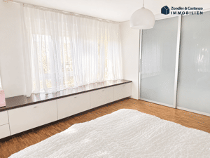 * Untertürkheim: Sehr schöne, großzügige 4,5-Zi.-Wohnung direkt an den Weinbergen * EBK * TL-Bad * – 70327 Stuttgart – Vorschaubild 3