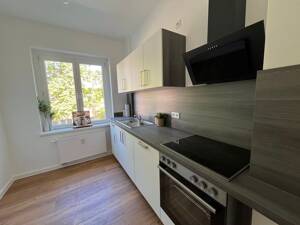 Renoviert I Balkon I Tageslichtbad mit Wanne I geräumige Küche mit Einbauküche I Aufzug – 4299 Leipzig – Vorschaubild 3