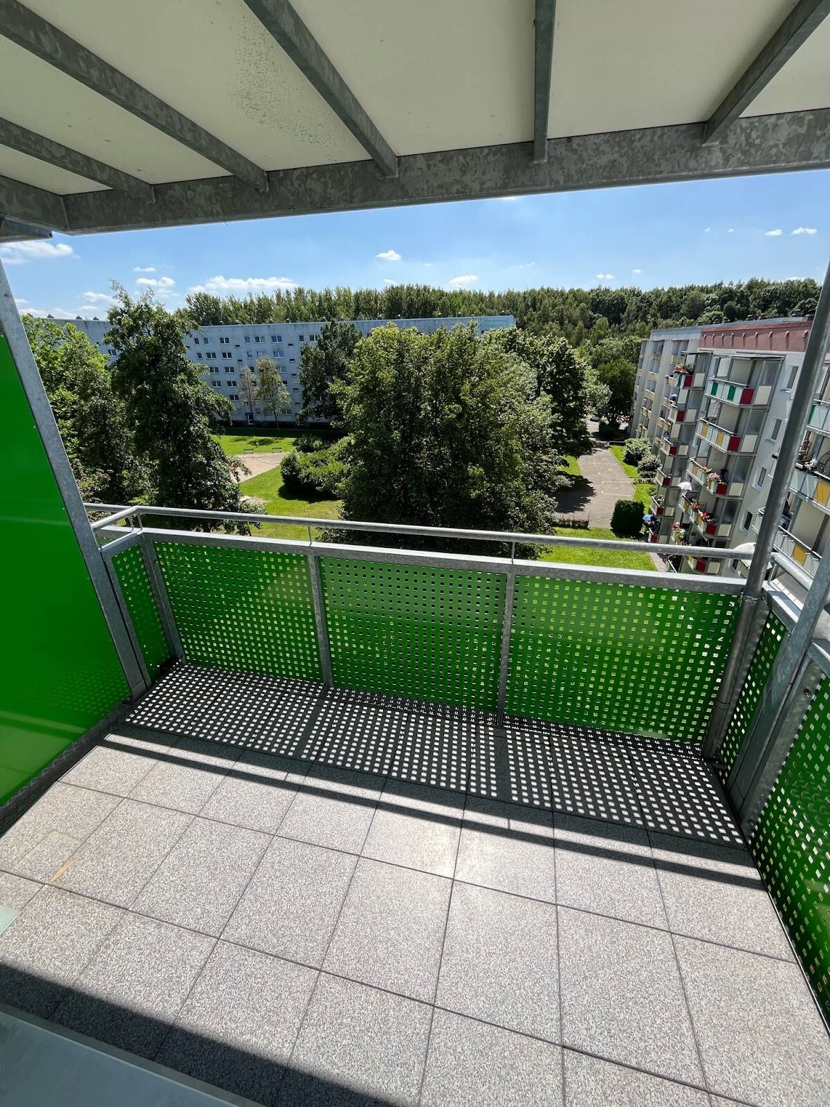 Neue Einbauküche zum Verlieben - frisch saniert, großer Sonnenbalkon – Chemnitz – Vorschaubild 3