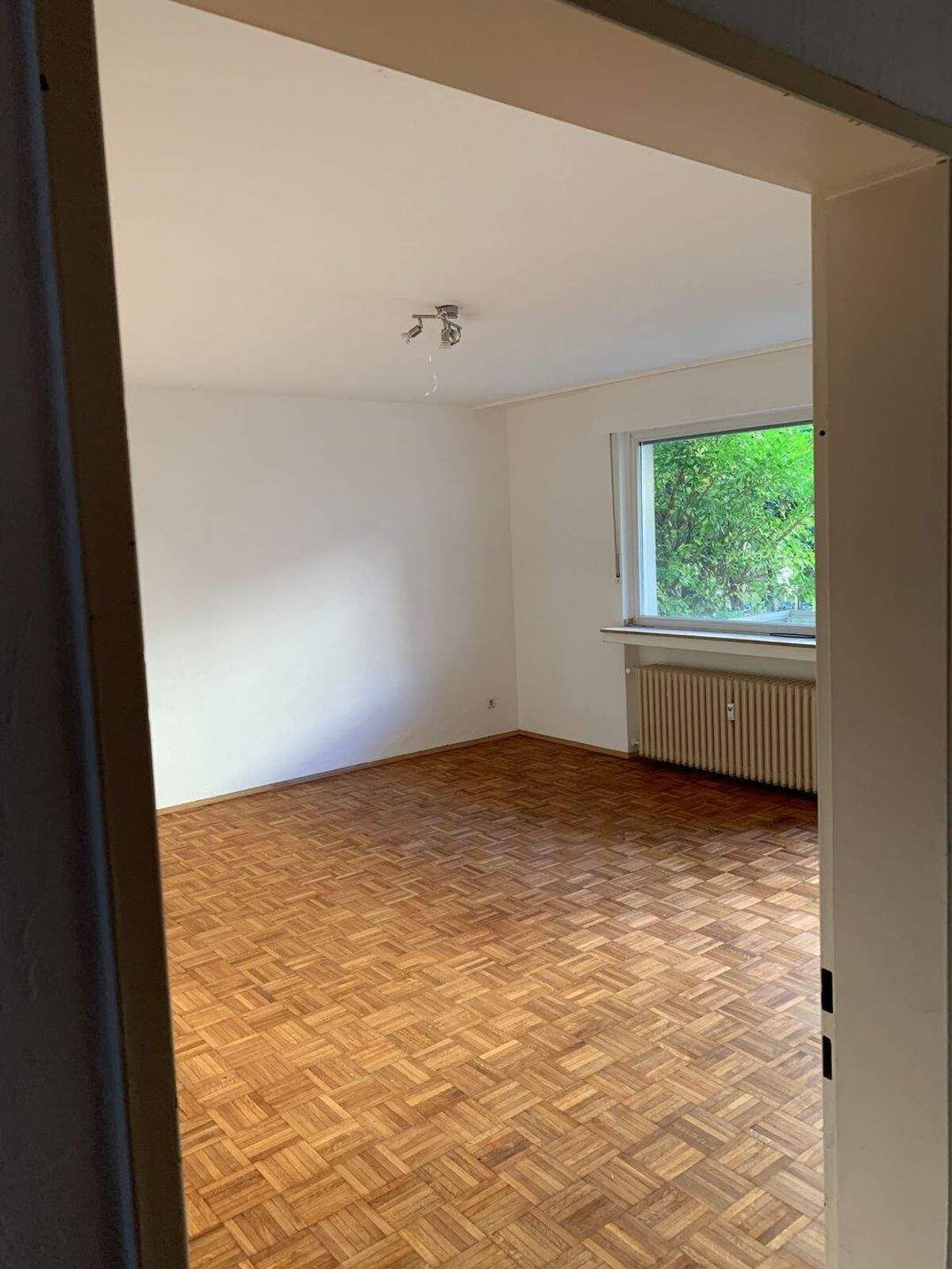 Helle, ruhige Wohnung im EG mit großem Südbalkon, WG-geeignet, mit NEUEM BAD – 45143 Essen – Bild 1 von 9