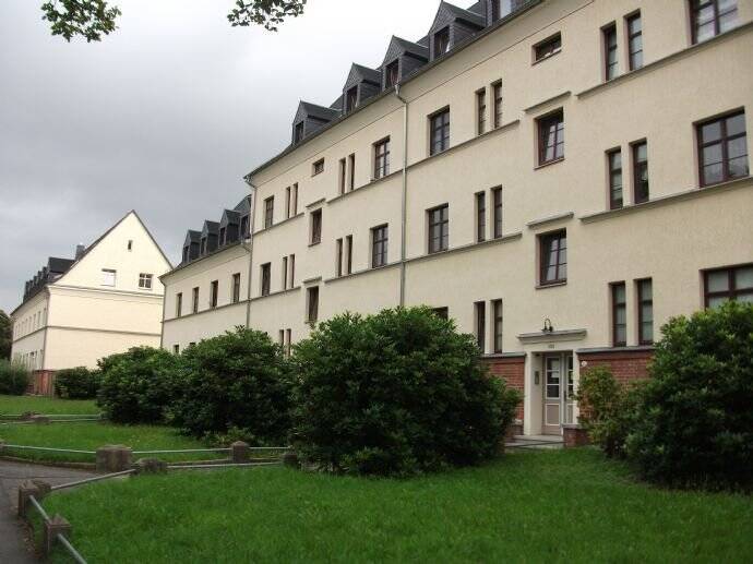 +++ 2 Zimmer Wohnung+ STELLPLATZ + Bad mit Fenster +++ – Chemnitz – Vorschaubild 2