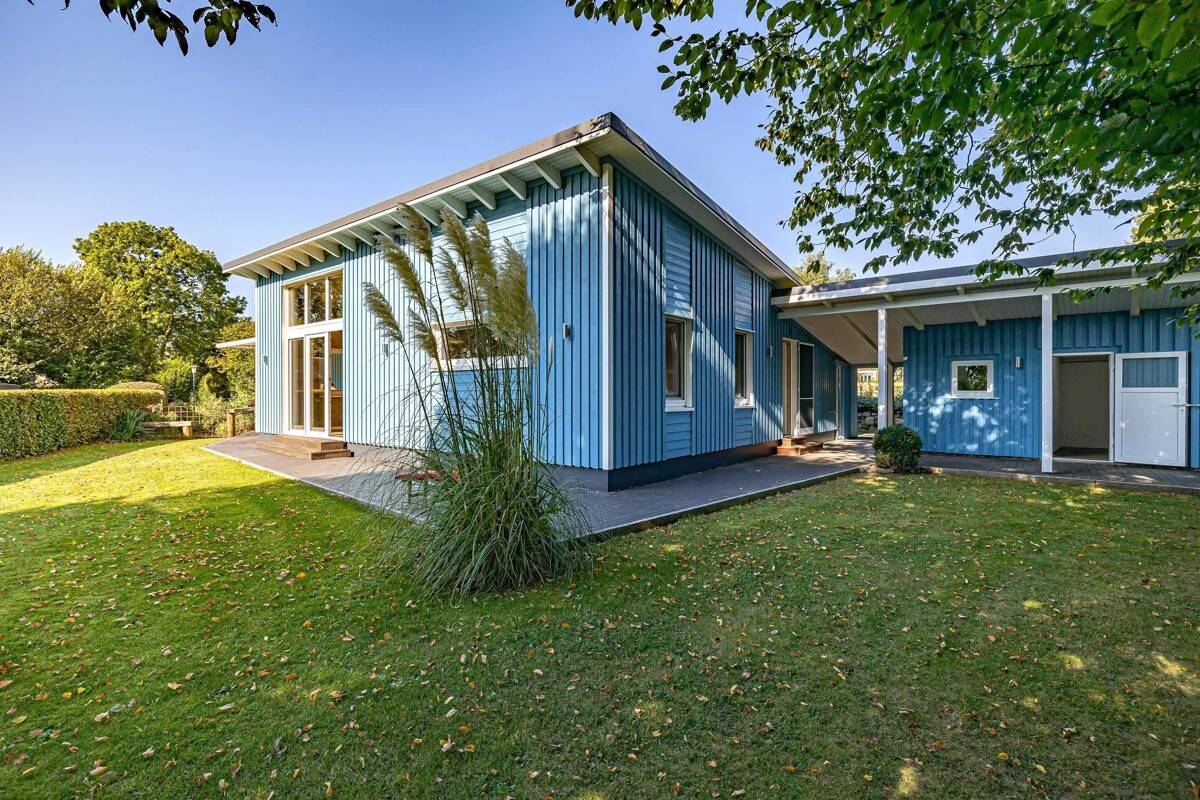 Modernes Holzhaus in traumhafter Umgebung – Ulsnis – Bild 1 von 9