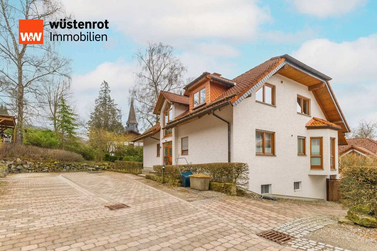 +++ Schöne Wohnung mit Südwest-Balkon und Außenstellplatz in Villenkolonie Wilhelmshöhe Herkules +++ – 34131 Kassel – Bild 1 von 7