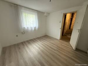 Renovierungsbedürftiges Einfamilienhaus in Würzburg – 97074 Würzburg – Vorschaubild 2