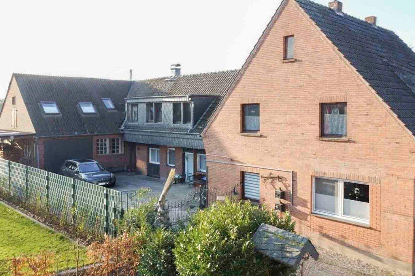 Mehrgenerationenhaus in grüner ruhiger Lage von Alpen-Veen – Alpen – Bild 1 von 9