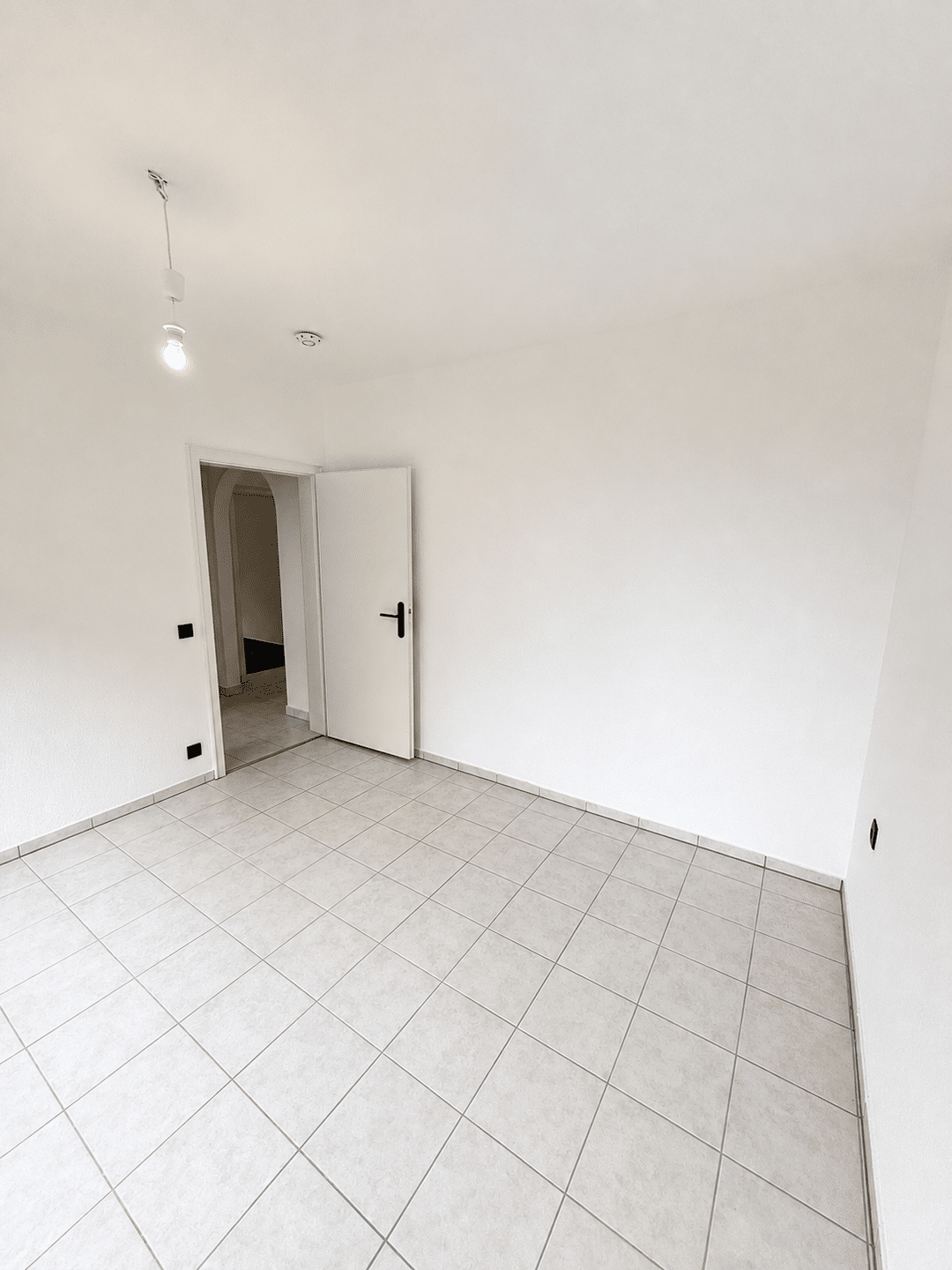 Erstbezug nach Sanierung: Helle 67 m² EG-Wohnung mit Terrasse, Einbauküche und Hobbyraum – Ostfildern – Vorschaubild 3