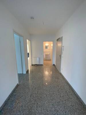 Großzügige Drei-Zimmer Wohnung mit Küche und Loggia am Stadtwerder – 28199 Bremen – Vorschaubild 5