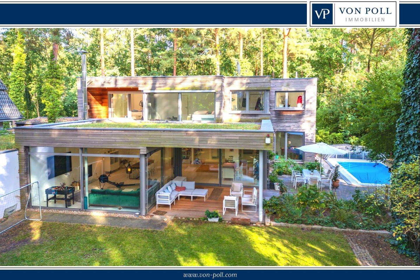 Top ausgestattete Bauhaus-Villa in bezaubernder Wald- und Seenlandschaft - Pool, PV, Kamin, SIEMATIC, Alarm u.v.m.