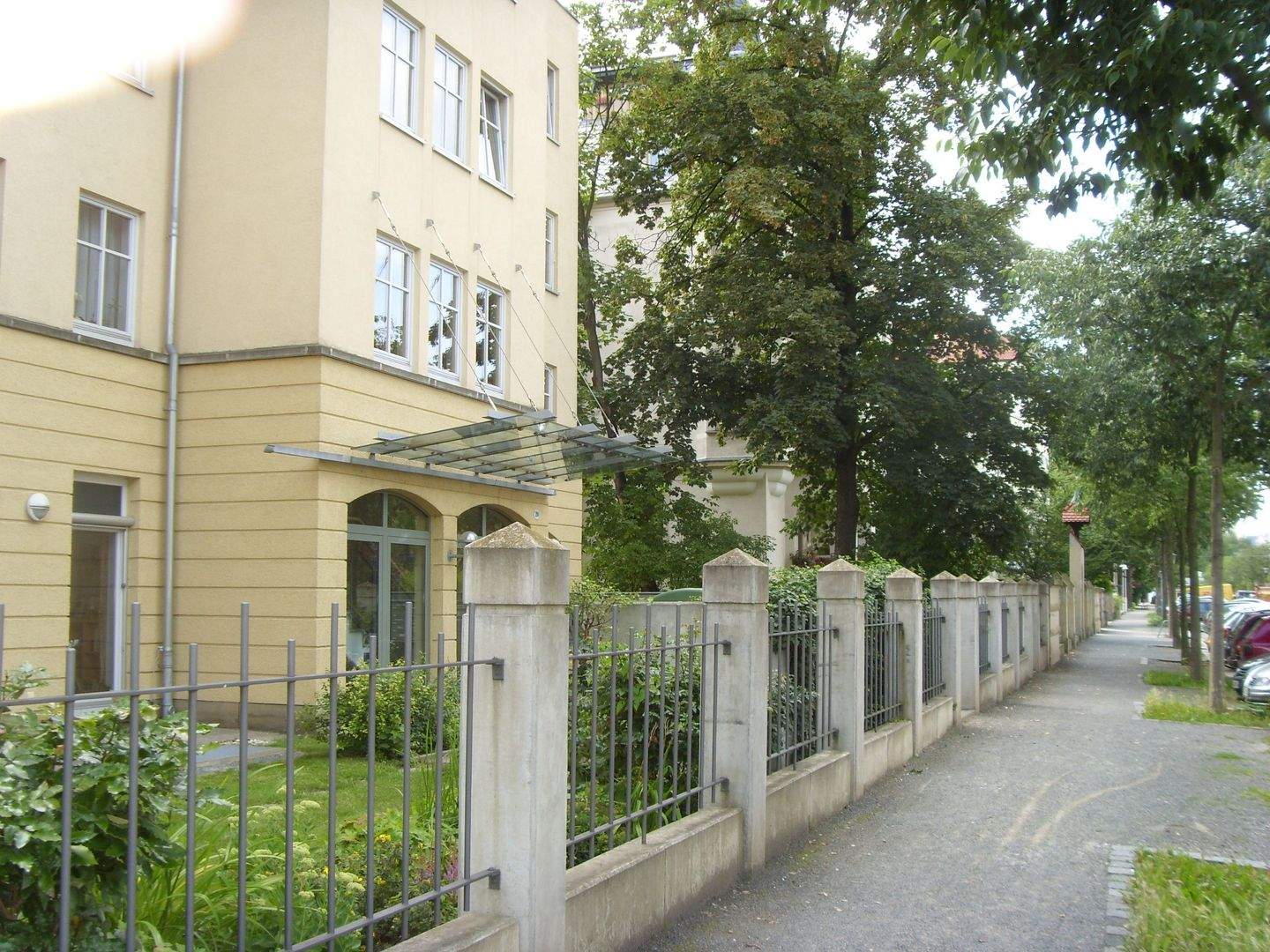 Charmante 2-Zimmer-DG-Wohnung in beliebter Lage von Striesen! – Dresden – Vorschaubild 3