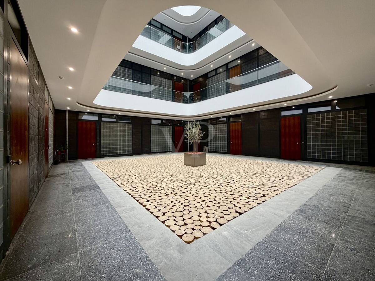 Historie trifft Moderne - Exklusive Etagenwohnung mit Loftcharakter, viel Licht und schöner Terrasse – 10365 Berlin – Bild 1 von 9