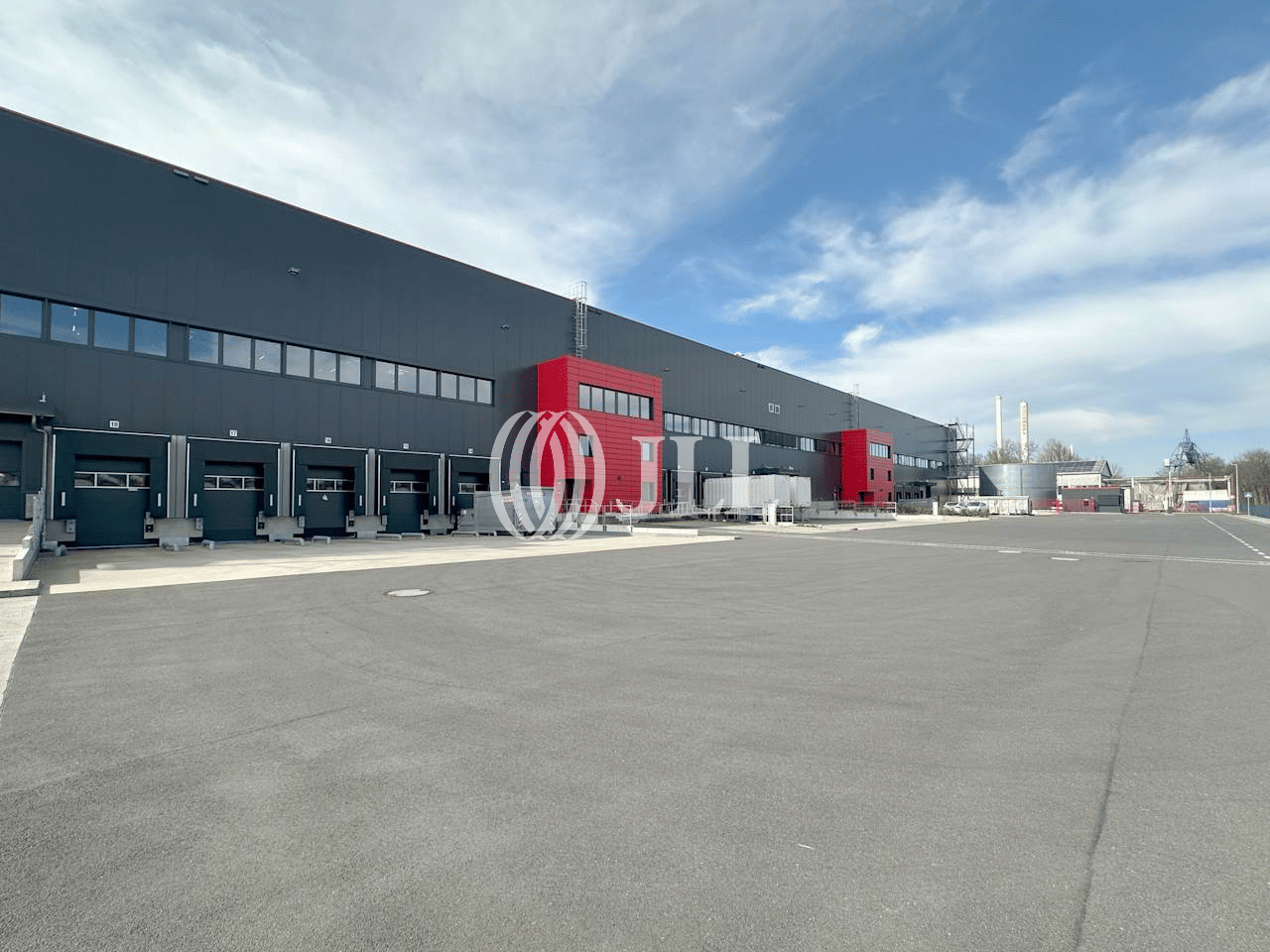 Logistikzentrum | WGK-3 | 13,40m UKB | Eingezäuntes Grundstück