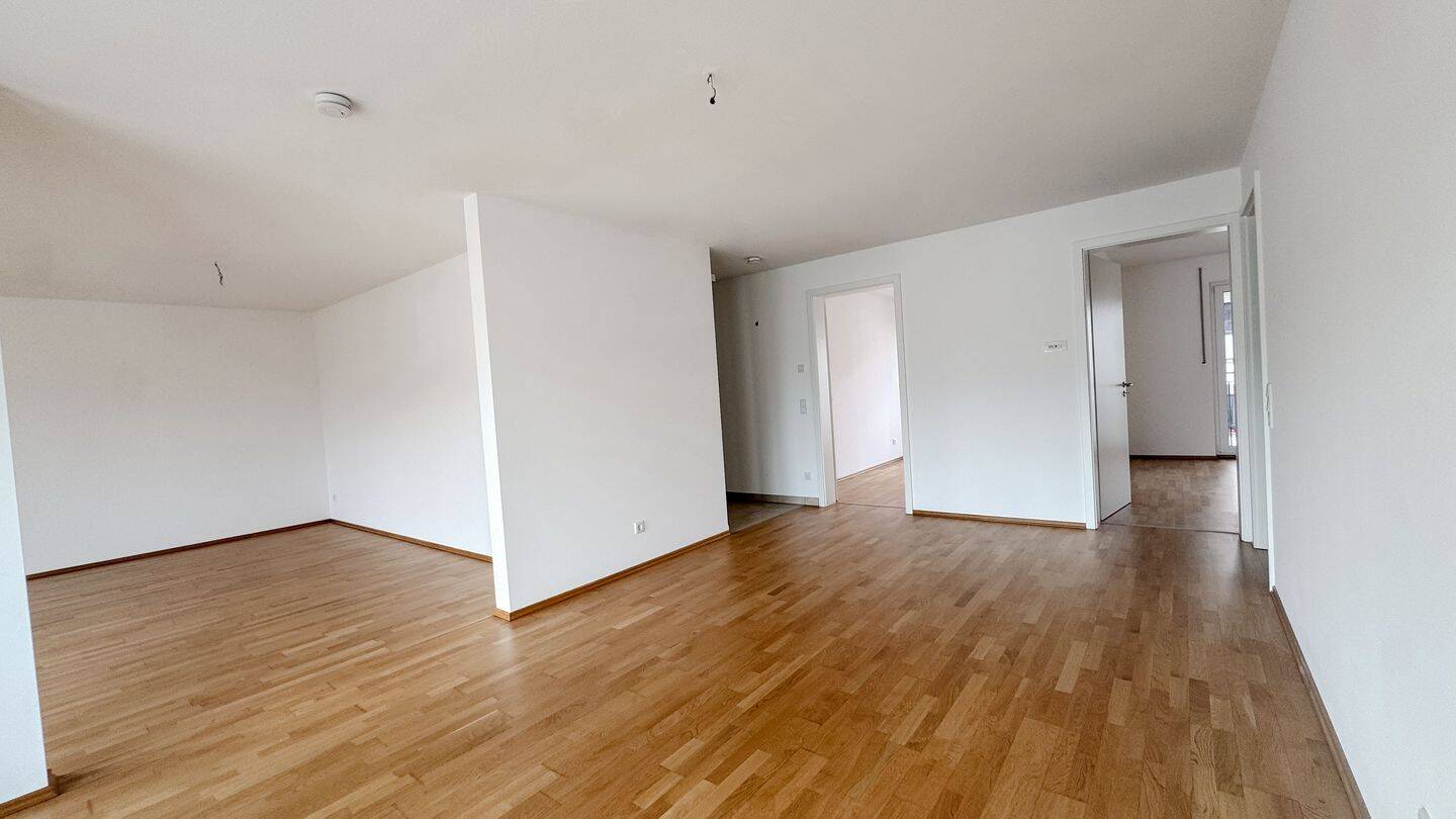 *** 5 Zimmer Wohnung mit TG Stellplatz und Balkonloggia *** – Nürnberg – Vorschaubild 4