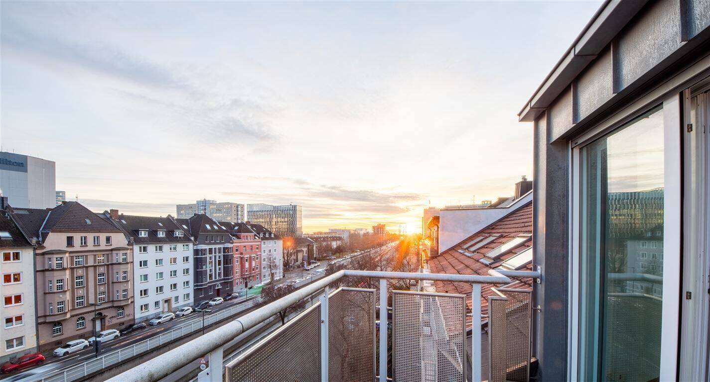 Großzügiges Penthouse in Golzheim - Wohnkomfort mit Kamin