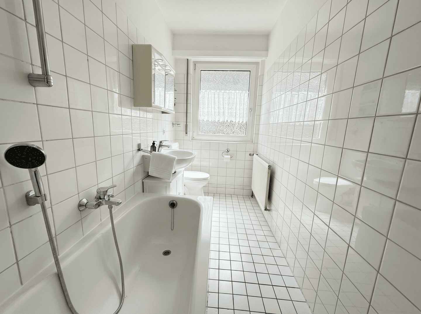 Attraktive 3 Zimmer Wohnung mit Garten, Balkon und Garage in ruhiger, grüner Wohnlage – Wiesbaden – Vorschaubild 5