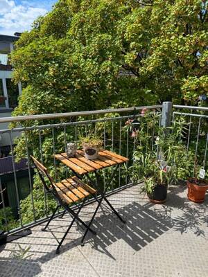 Helle 2-Zimmer-Dachgeschosswohnung mit großem Sonnenbalkon nahe Berger Straße – 60316 Frankfurt am Main – Vorschaubild 1
