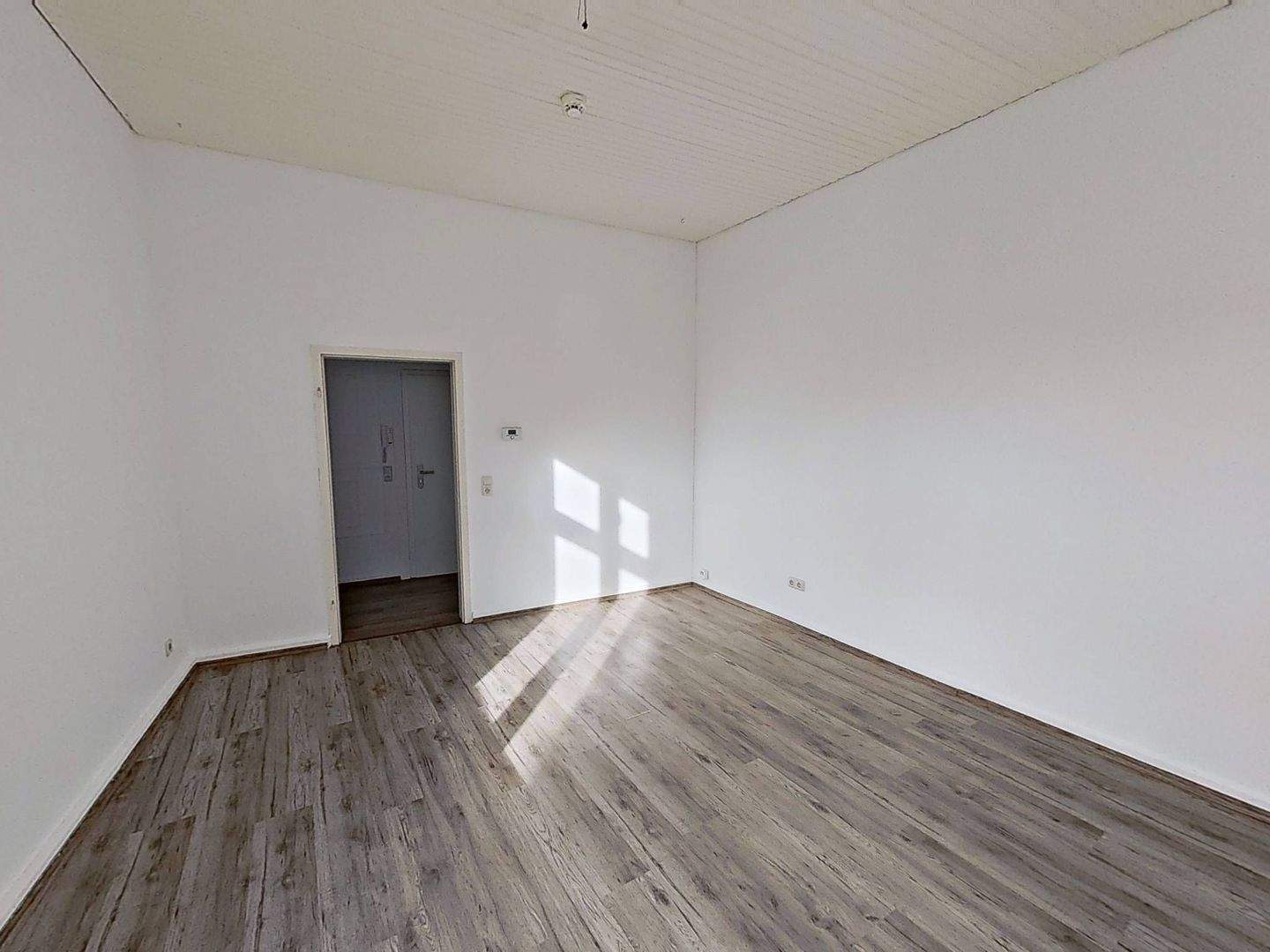 Sanierte 2-Zimmer-Wohnung mit Wannenbad – Wuppertal – Vorschaubild 3
