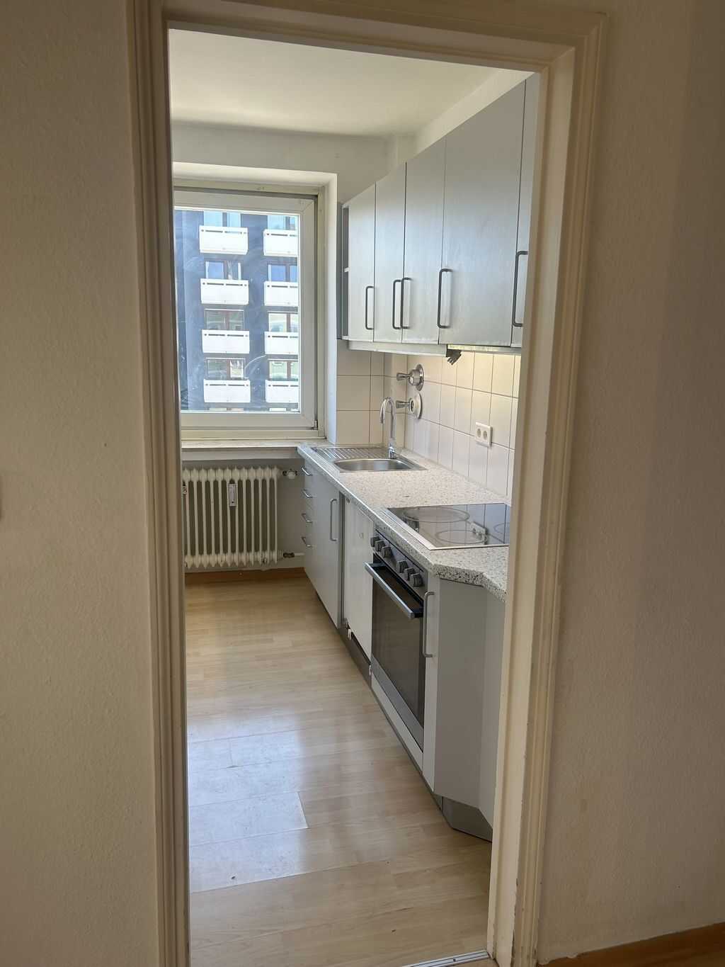 Schwabing/Nähe Münchner Freiheit, freie, 2,5 -Zimmer-Wohnung – München – Vorschaubild 8