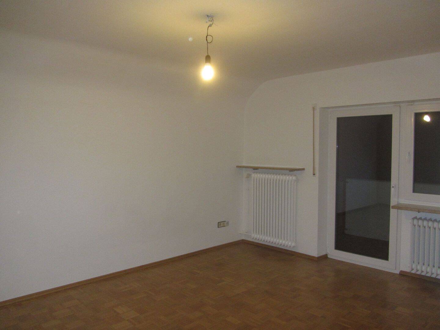 Sehr schöne 3-Zi-Whg in Laufamholz, mit Balkon, EBK und GästeWC – Nürnberg – Vorschaubild 3
