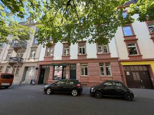 Attraktives Ensemble im Frankfurter Nordend- Denkmalgeschütztes Vorder- und Hinterhaus mit Potenzial – 60316 Frankfurt am Main – Vorschaubild 2