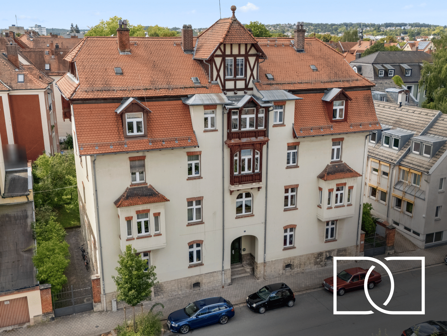 Enormes Potenzial! Gepflegtes Mehrfamilienhaus in zentraler, ruhiger Lage – Bayreuth – Bild 1 von 9