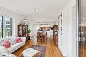 Exklusives Wohnambiente auf 130 m²! Hochwertige 4-Zimmer-Wohnung in Altstadtnähe – 93049 Regensburg – Vorschaubild 2