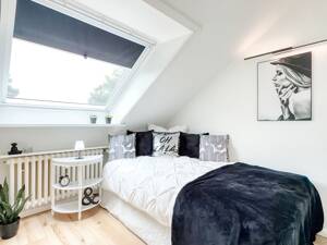 Ruhig - romantisch - renoviert: traumhafte Dachgeschosswohnung im grünen HH-Meiendorf – 22145 Hamburg – Vorschaubild 9