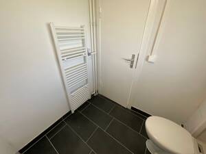 Frisch renovierte 2 Zimmer-Wohnung mit Balkon und modernisiertem Wannenbad – 23558 Lübeck – Vorschaubild 7