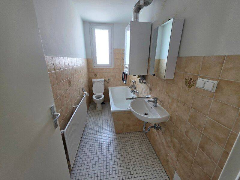 3-Zimmer-Wohnung mit neuem Bad+ Design-Vinyl-Böden in Oberbilk – Düsseldorf – Vorschaubild 4