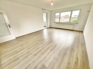 Große 4 Zimmerwohnung frisch für Sie renoviert – 44579 Castrop-Rauxel – Vorschaubild 1