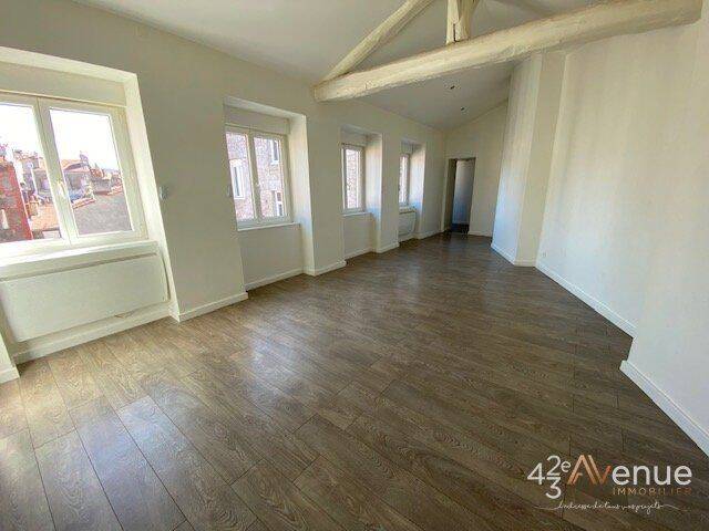 Appartement 5 pièces 103 m² · à Saint-Étienne · 103 m² · 960 €/mois