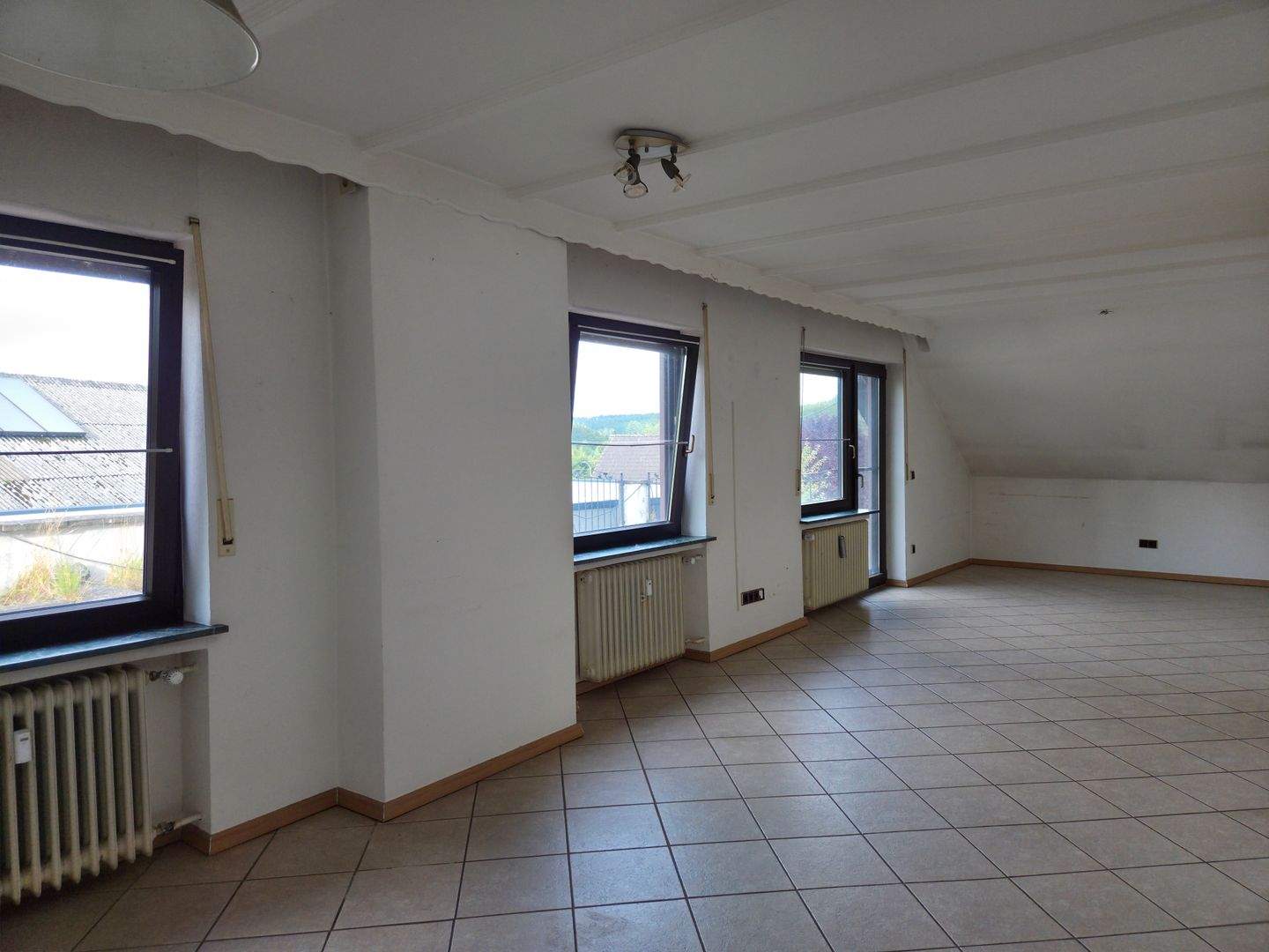 3 Wohneinheiten I Riesiges Grundstück I Große Scheune I Sonnenverwöhnt – Burbach – Vorschaubild 8