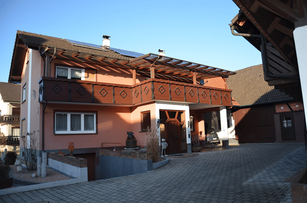 Willstätt-Eckartsweier: Großes Anwesen mit EFH, ausgebautem Nebengebäude & Ökonomiegebäude. WOHNEN und VERMIETEN - ohne Reparaturstau – Willstätt – Vorschaubild 2