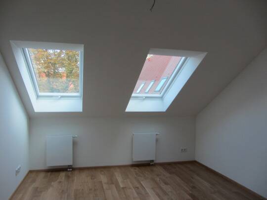 Gepflegte 3,5-Zimmer-Dachgeschosswohnung mit Loggia und EBK – Ludwigsburg – Vorschaubild 8