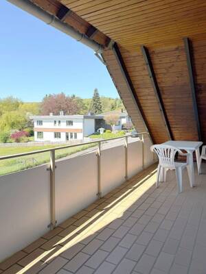 Kassel-Brasselsberg: Wohnung mit großer Loggia, eigener Garage und einem überwältigenden Fernblick – 34132 Kassel – Vorschaubild 4
